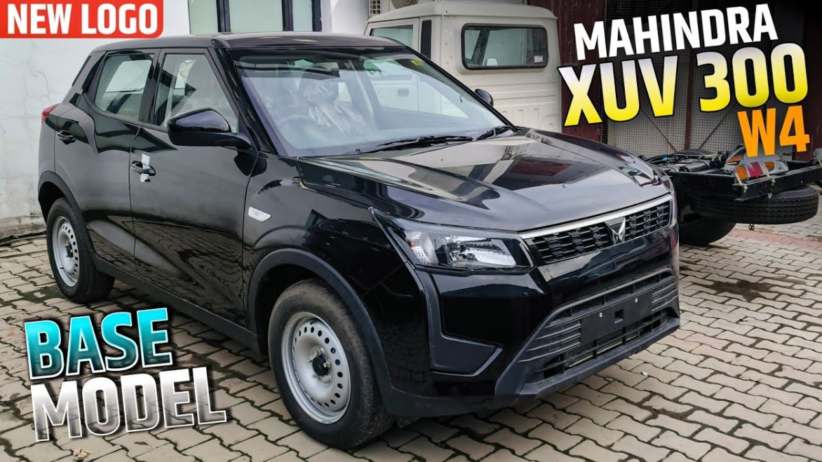 get Mahindra XUV300 W4 car at very cheap price