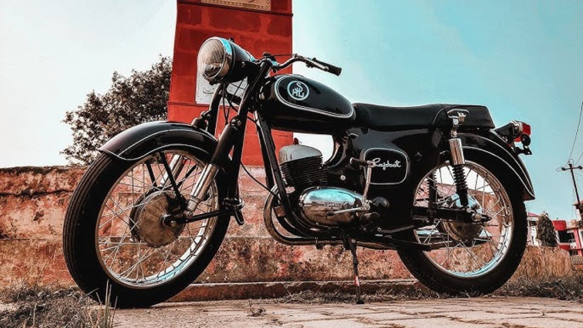 Rajdoot 350 bike is coming to end the status of Bullet, know the price and mileage!